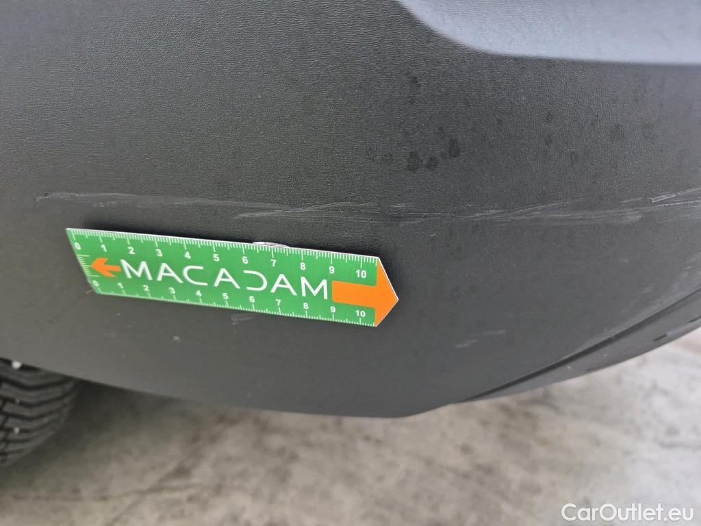  Renault  Kadjar RENAULT  / 2018 / 5P / Crossover Business Blue dCi 115 #41