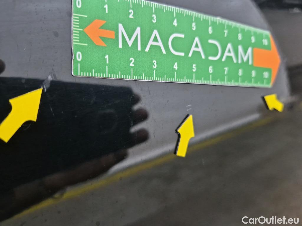  Renault  Kadjar RENAULT  / 2018 / 5P / Crossover Business Blue dCi 115 #37