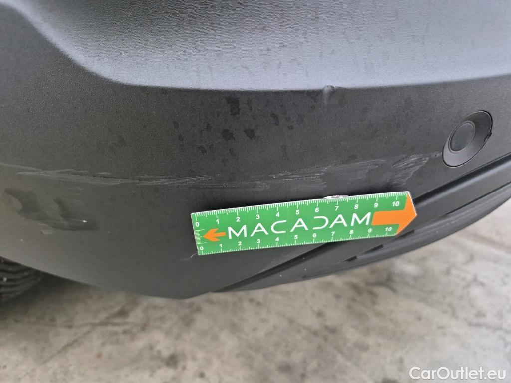  Renault  Kadjar RENAULT  / 2018 / 5P / Crossover Business Blue dCi 115 #42