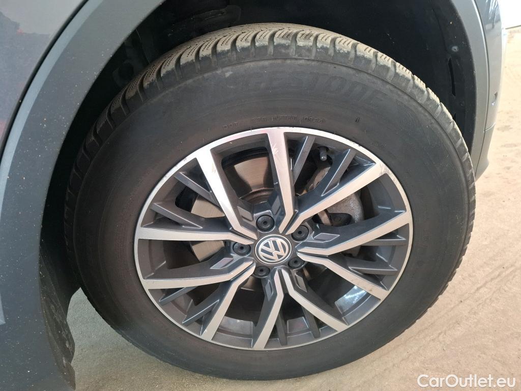  Volkswagen  Tiguan VOLKSWAGEN  Allspace / 2017 / 5P / SUV 2.0 TDI 150 BVM6 Confortline Business #9