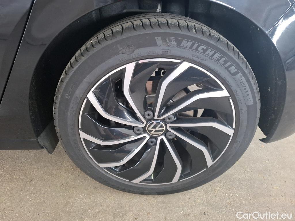  Volkswagen  Golf  VIII Style 1st eTSI 1.5 TSI 150CV BVA7 #8