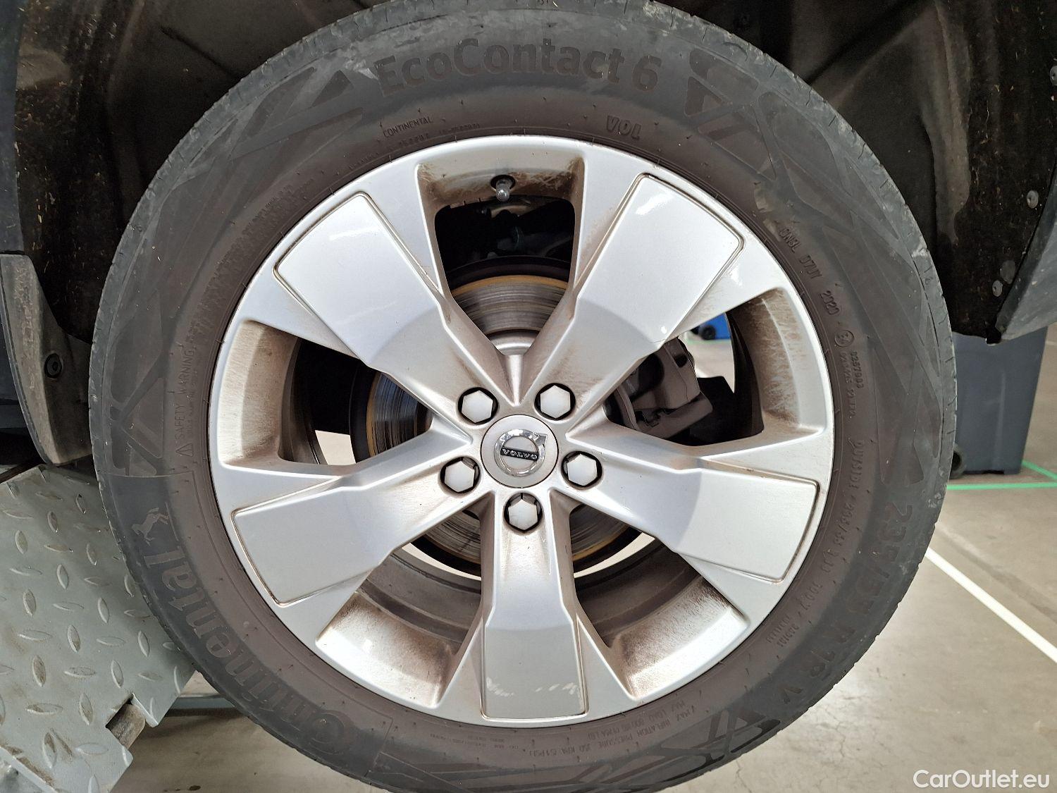  Volvo  XC 40 Volvo, XC40 '17, Volvo XC40 D3 Momentum Pro 5d #5