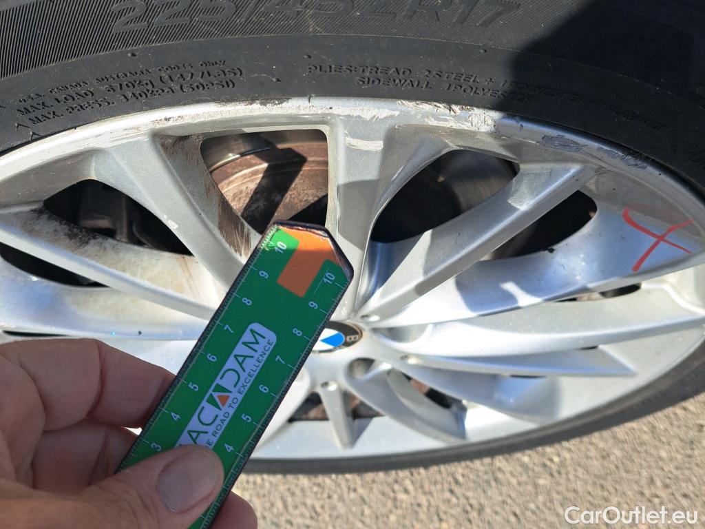  Bmw  Serie 1 BMW  / 2019 / 5P / berlina con portón 118i #17