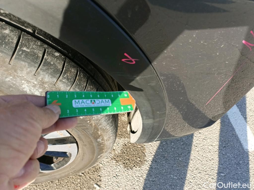  DS  DS7 DS DS 7 Crossback / 2017 / 5P / todoterreno BlueHDi DE 96kW (130CV) Auto. CHIC (AC) #28