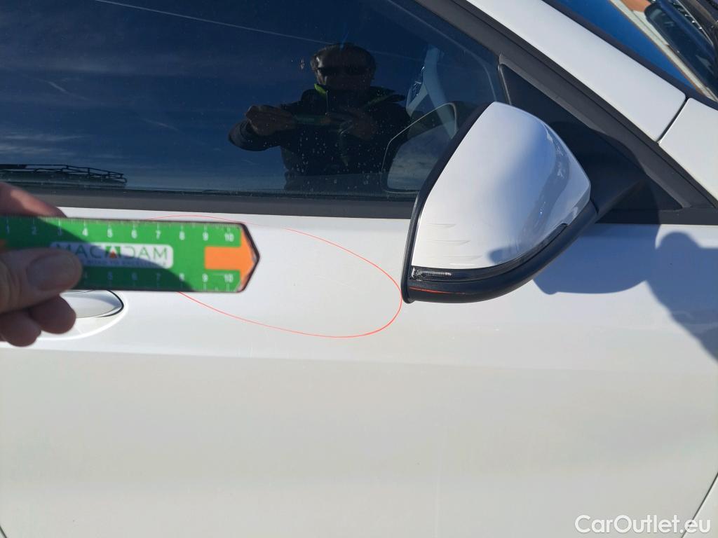  Bmw  Serie 1 BMW  / 2019 / 5P / berlina con portón 118i #31