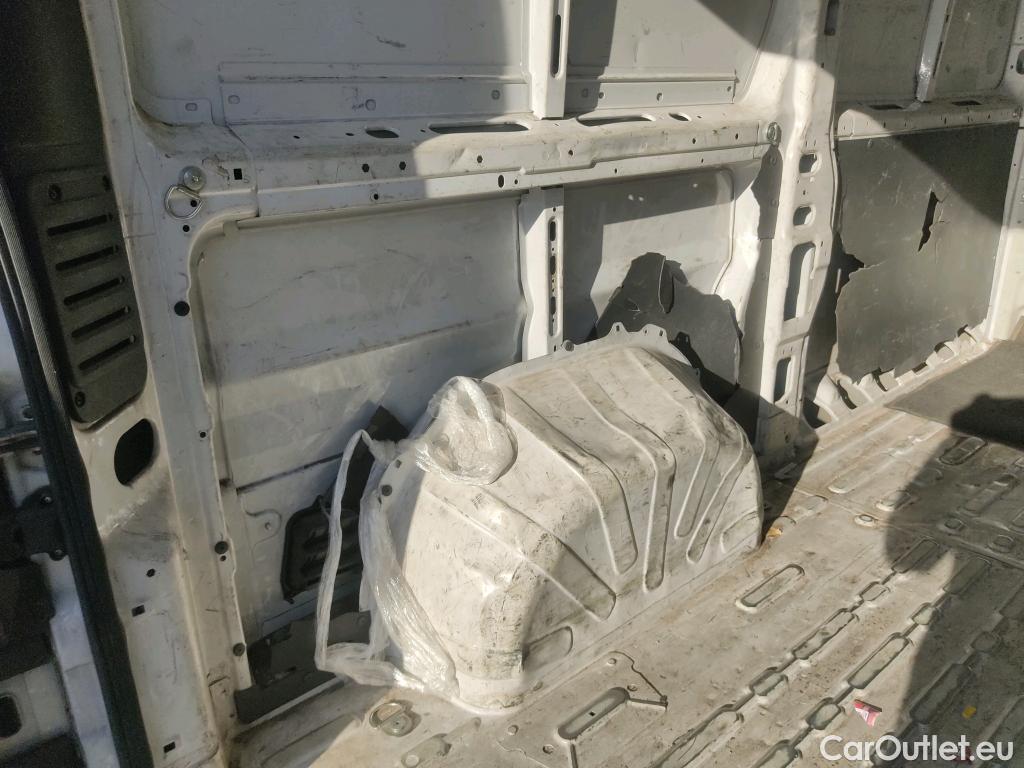  Peugeot  Boxer PEUGEOT  / 2014 / 4P / furgón 333 L2 H1 BHDI 103kW (140CV) S&S 6 V. M (AC) #38