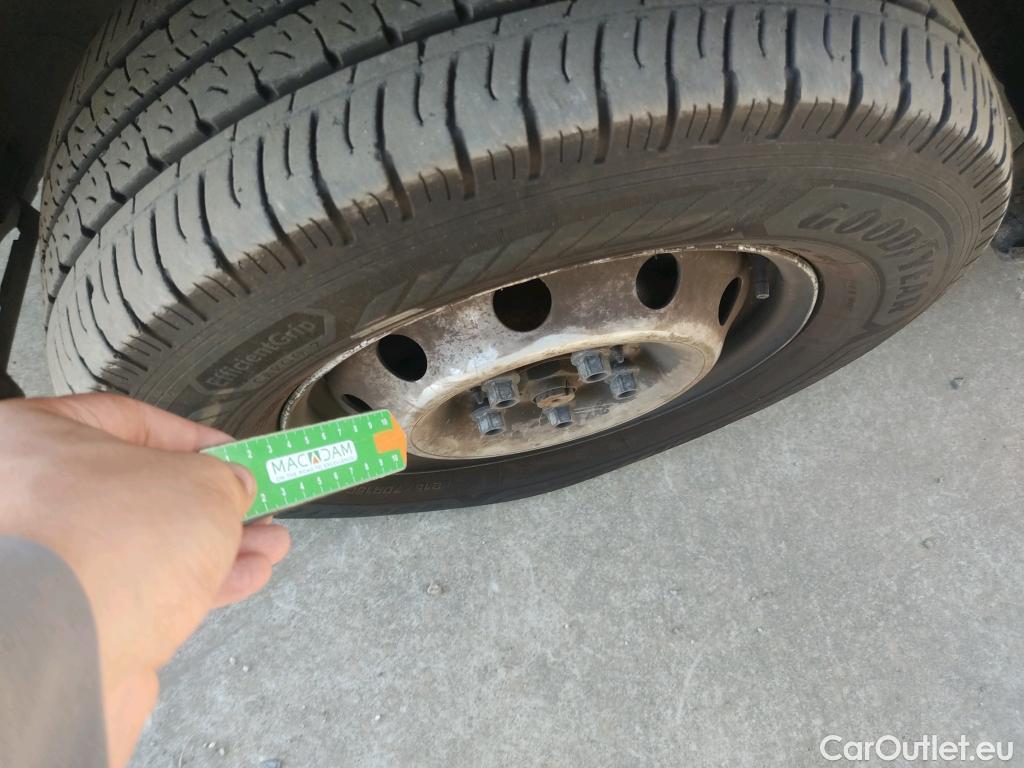  Peugeot  Boxer PEUGEOT  / 2014 / 4P / furgón 333 L2 H1 BHDI 103kW (140CV) S&S 6 V. M (AC) #60