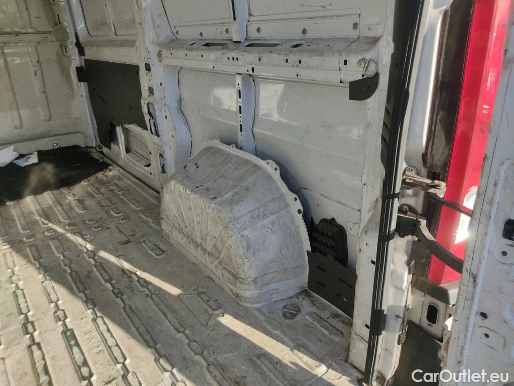  Peugeot  Boxer PEUGEOT  / 2014 / 4P / furgón 333 L2 H1 BHDI 103kW (140CV) S&S 6 V. M (AC) #16