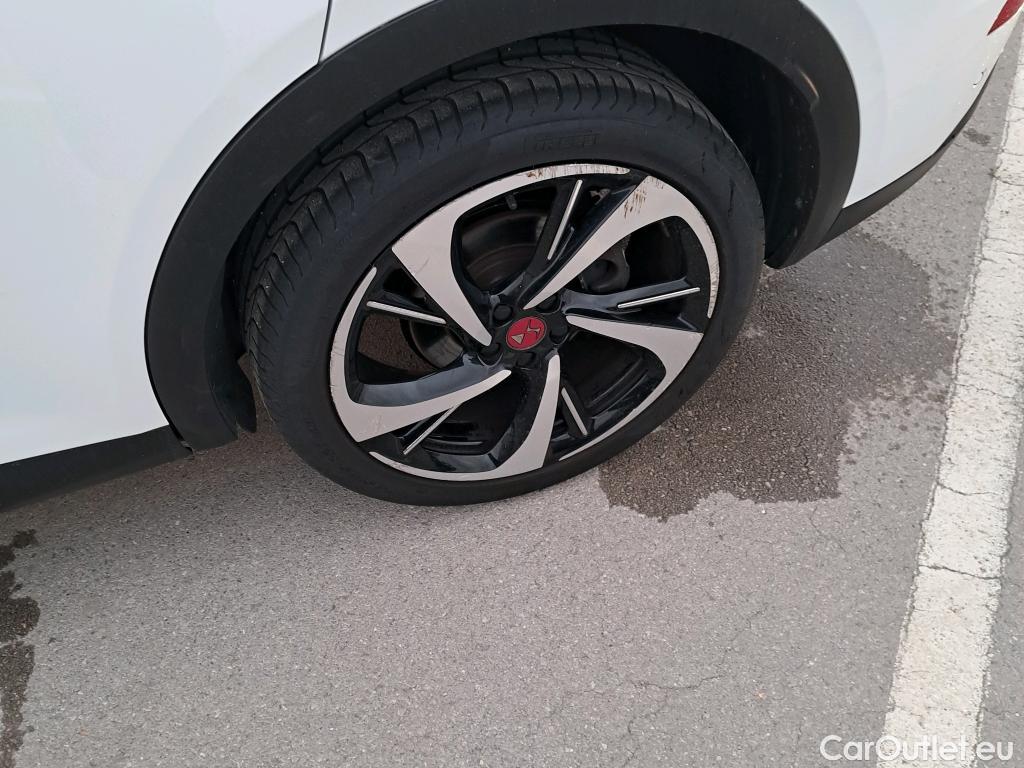  DS  DS7 DS DS 7 Crossback / 2017 / 5P / todoterreno PureTech 165kW (225CV) Auto. PERF.LINE #5