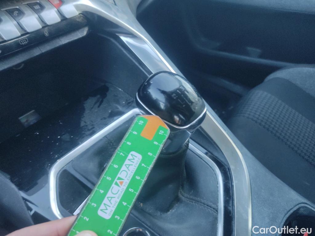  Peugeot  3008 PEUGEOT  / 2020 / 5P / todoterreno 1.2 PureTech 96KW S&S Active Pack #10