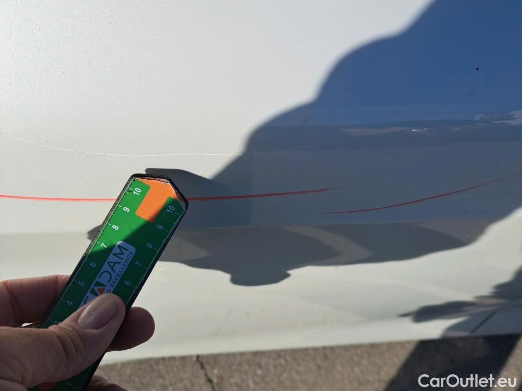  Bmw  Serie 1 BMW  / 2019 / 5P / berlina con portón 118i #8