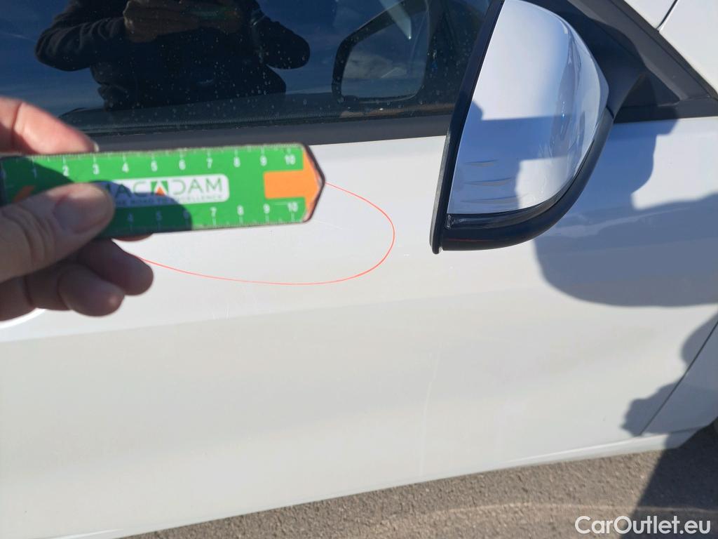  Bmw  Serie 1 BMW  / 2019 / 5P / berlina con portón 118i #33