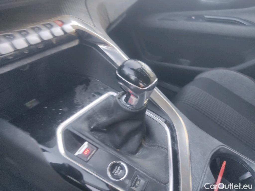  Peugeot  3008 PEUGEOT  / 2020 / 5P / todoterreno 1.2 PureTech 96KW S&S Active Pack #9