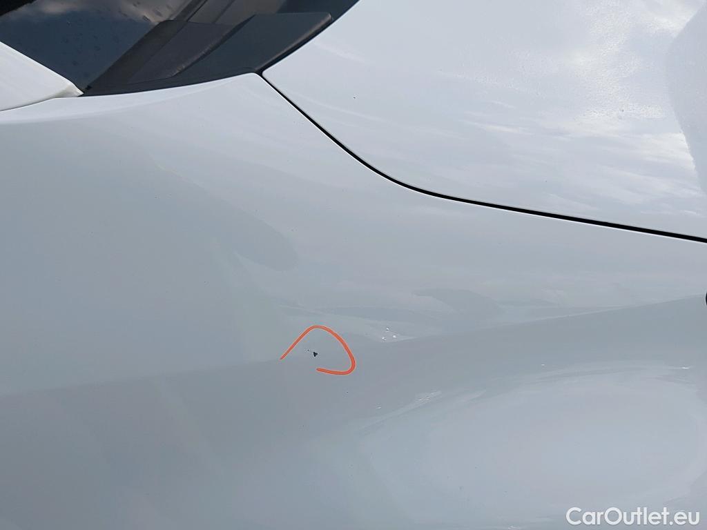  Toyota  Yaris TOYOTA  / 2020 / 5P / berlina con portón 1.5 120H Business Plus #36