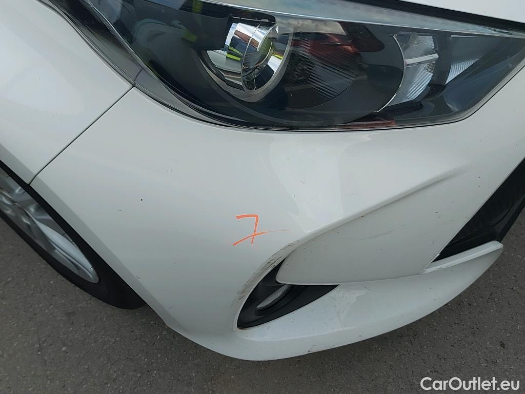  Toyota  Yaris TOYOTA  / 2020 / 5P / berlina con portón 1.5 120H Business Plus #19