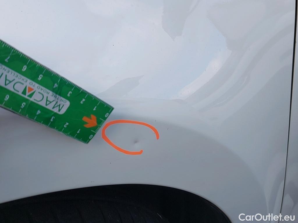  Toyota  Yaris TOYOTA  / 2020 / 5P / berlina con portón 1.5 120H Business Plus #8