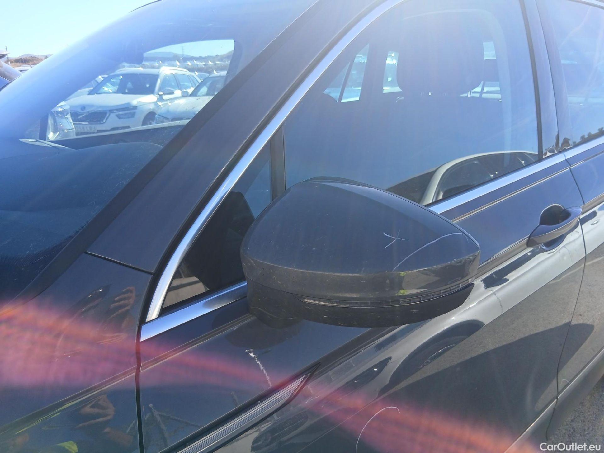  Volkswagen  Tiguan VOLKSWAGEN  / 2020 / 5P / todoterreno Life 2.0 TDI 110kW (150CV) DSG #6