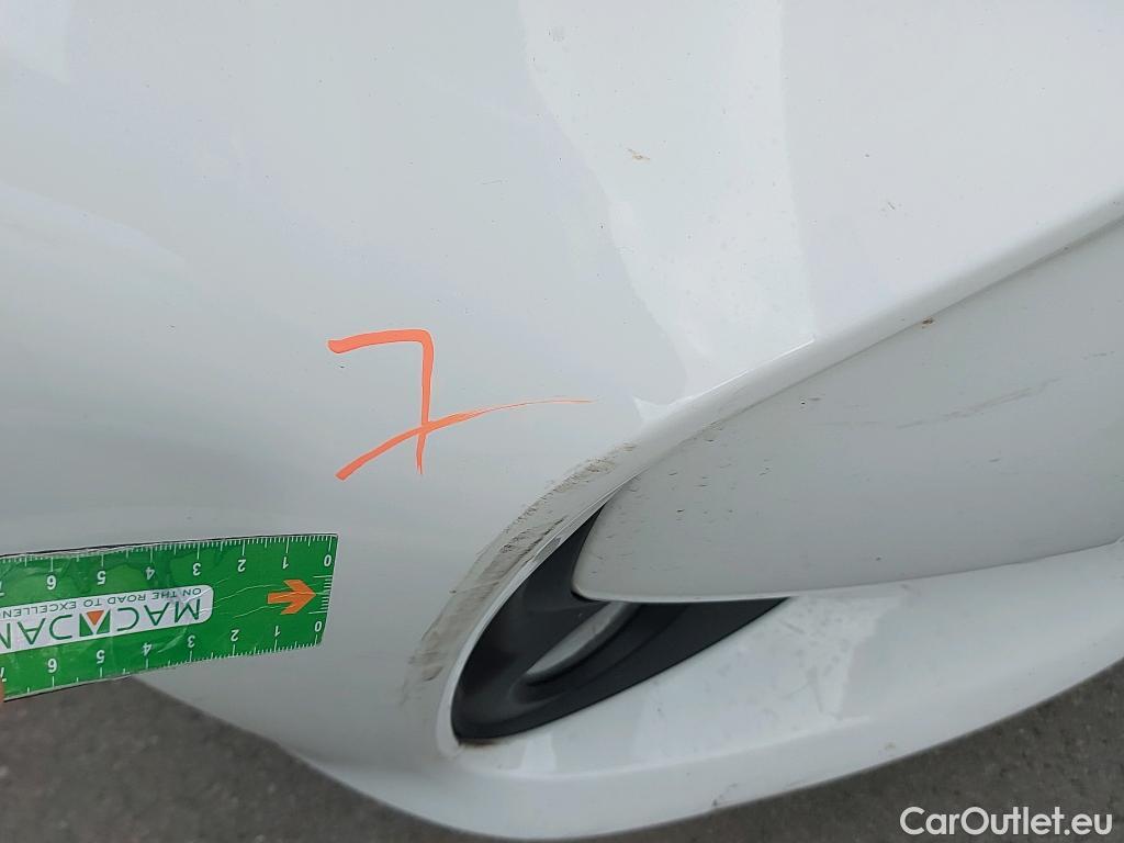  Toyota  Yaris TOYOTA  / 2020 / 5P / berlina con portón 1.5 120H Business Plus #20