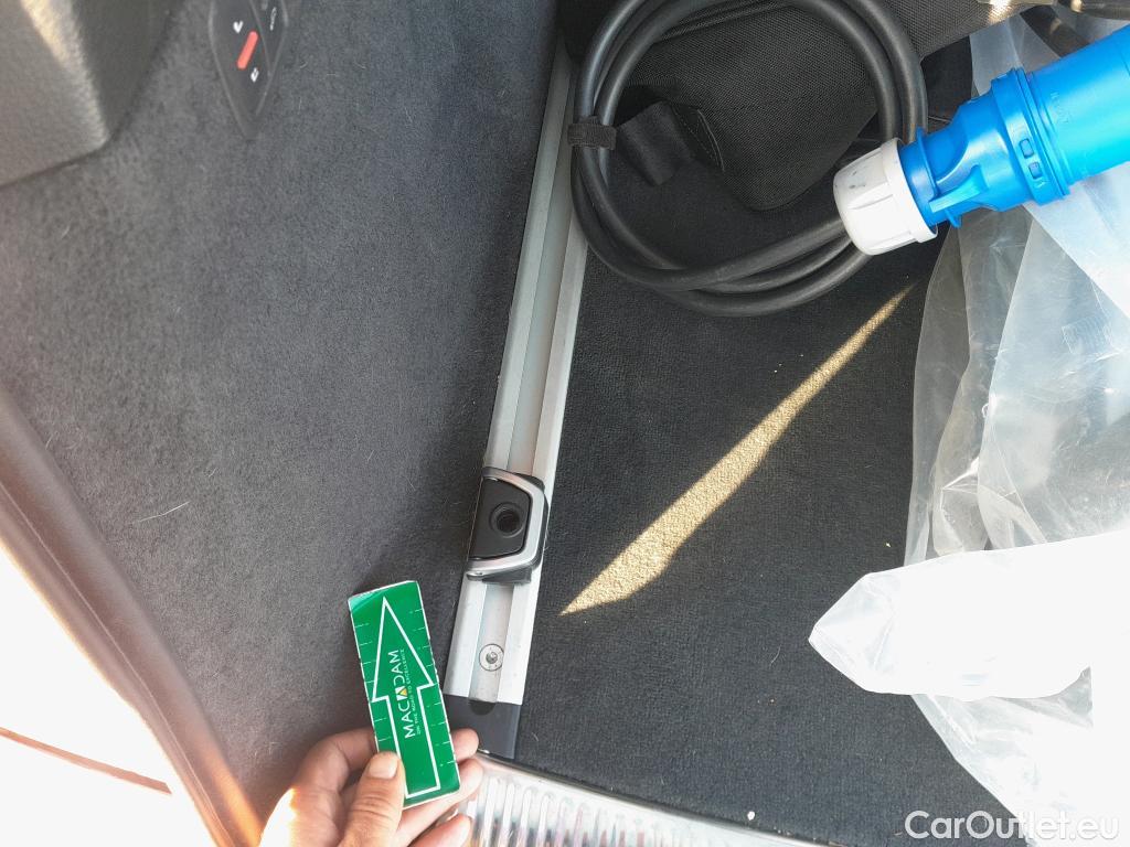  Audi  Q7 AUDI  / 2019 / 5P / todoterreno S line 55 TFSIe 280kW(381CV) quattro tip #3