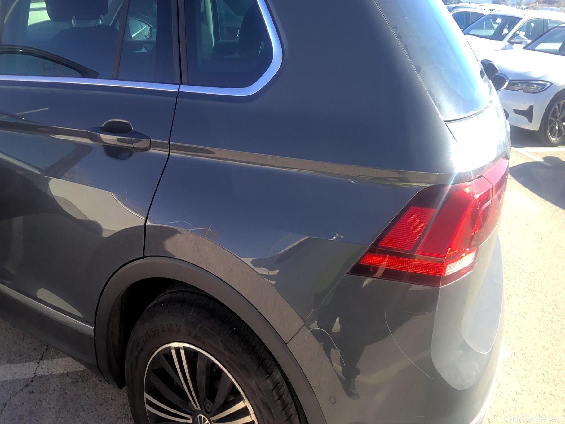  Volkswagen  Tiguan VOLKSWAGEN  / 2020 / 5P / todoterreno Life 2.0 TDI 110kW (150CV) DSG #13