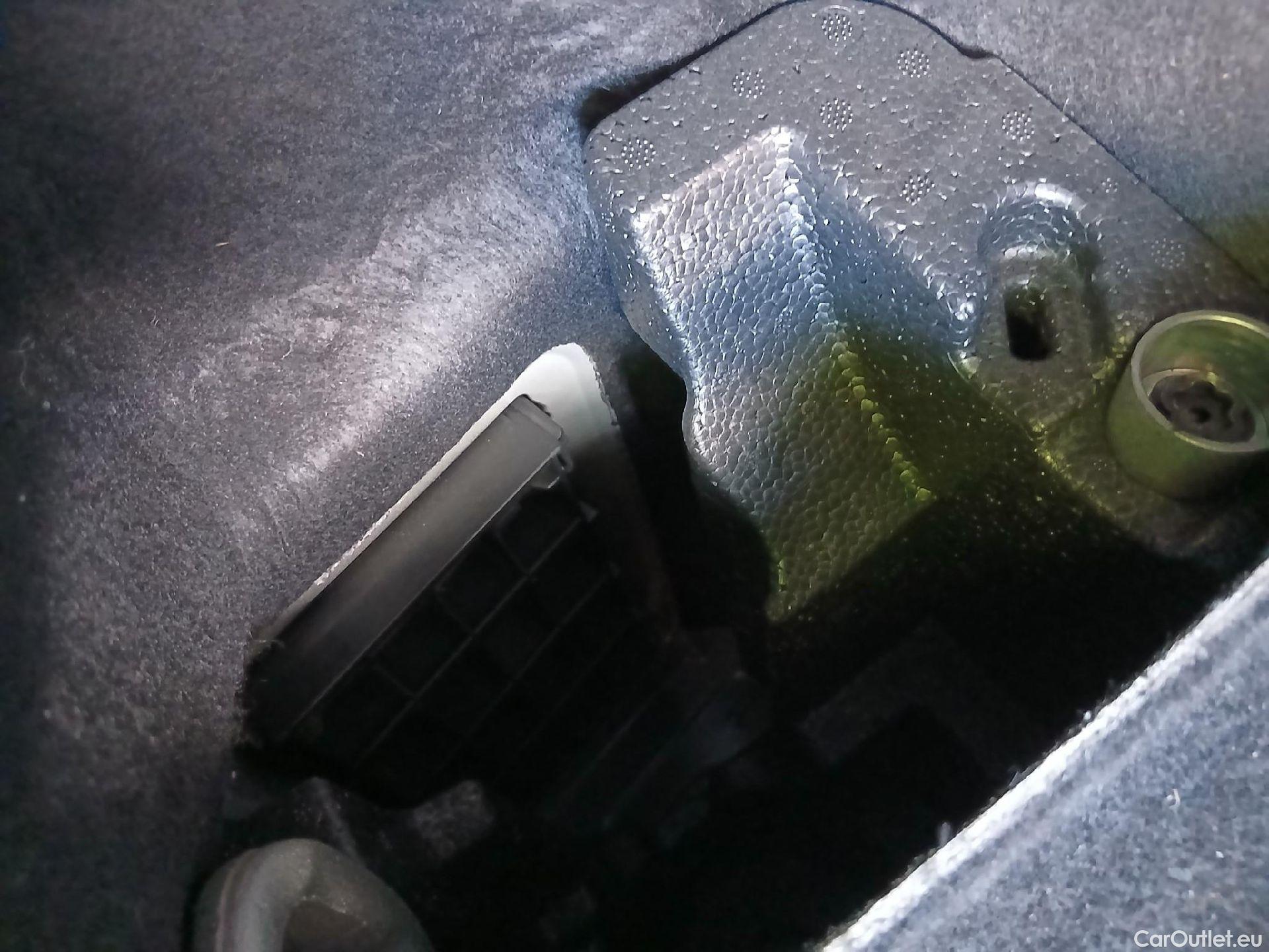  Bmw  X2 BMW  / 2017 / 5P / todoterreno sDrive18d #6