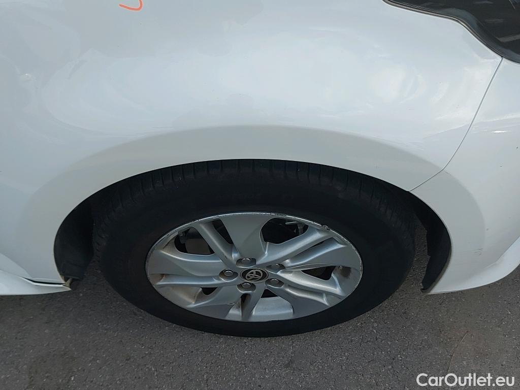  Toyota  Yaris TOYOTA  / 2020 / 5P / berlina con portón 1.5 120H Business Plus #28