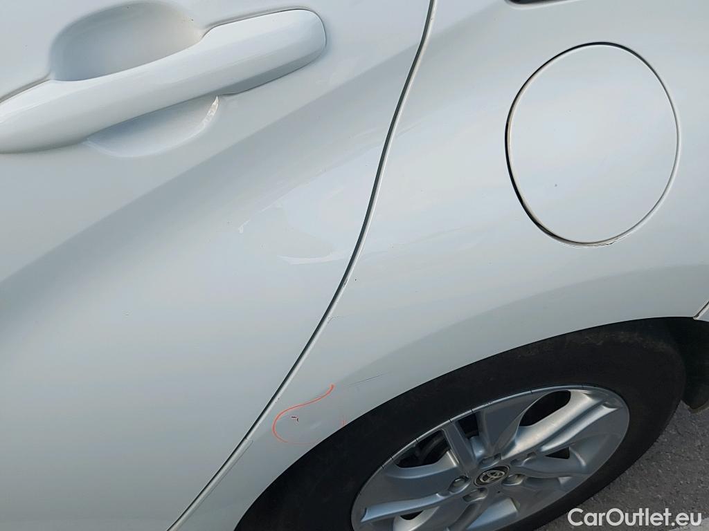  Toyota  Yaris TOYOTA  / 2020 / 5P / berlina con portón 1.5 120H Business Plus #23