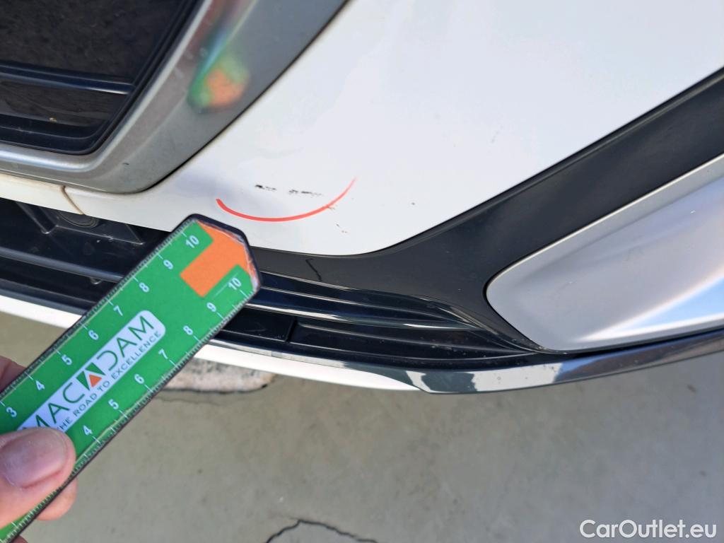  Audi  Q2 AUDI  / 2016 / 5P / todoterreno Design 30 TFSI 85kW (116CV) #28