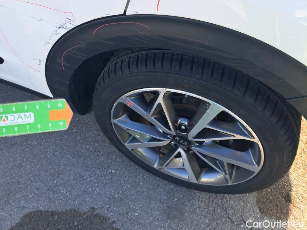  KIA  Niro KIA  / 2019 / 5P / crossover 1.6 GDi HEV 104kW (141CV) Emotion #25