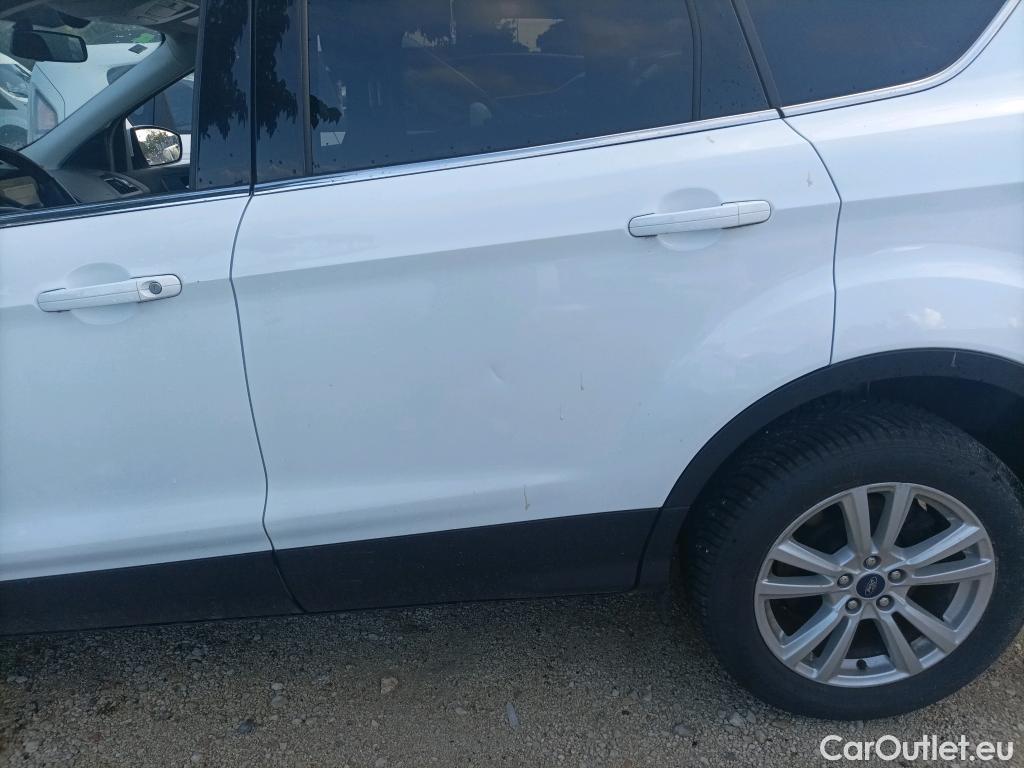  Ford  Kuga FORD  / 2016 / 5P / todoterreno 1.5 EcoBoost 88kW 4x2 Trend+ (CX) #4