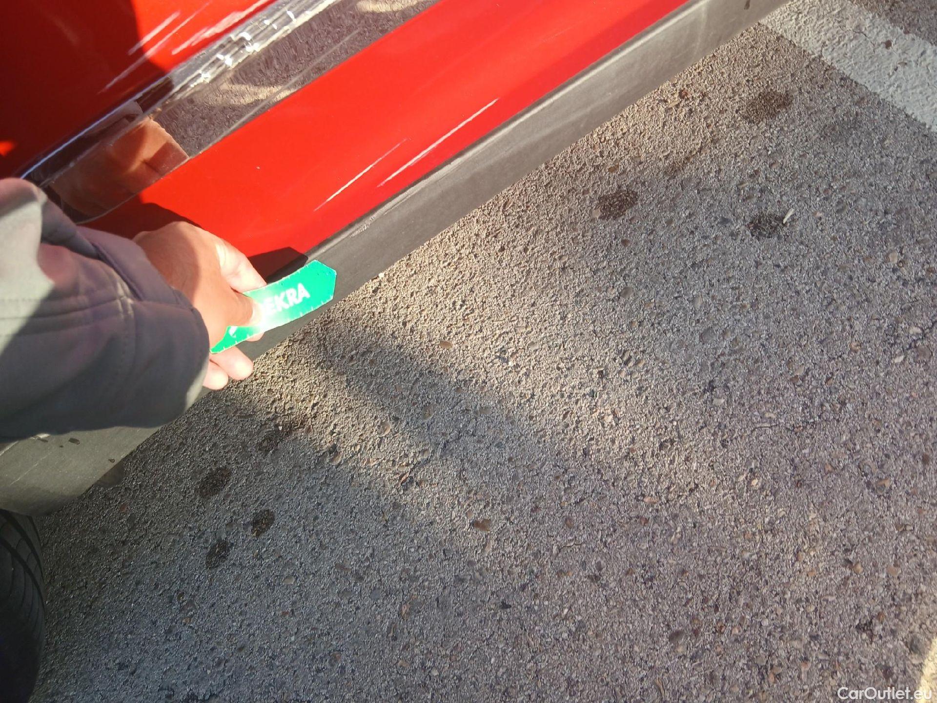  KIA  Niro KIA  / 2019 / 5P / crossover 1.6 GDi PHEV 104kW (141CV) Drive #30