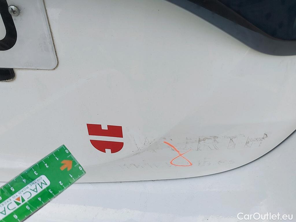  Toyota  Yaris TOYOTA  / 2020 / 5P / berlina con portón 1.5 120H Business Plus #14