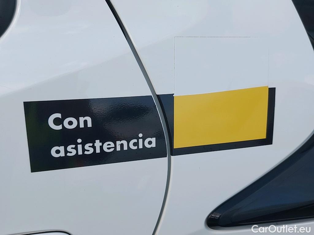  Toyota  Yaris TOYOTA  / 2020 / 5P / berlina con portón 1.5 120H Business Plus #12