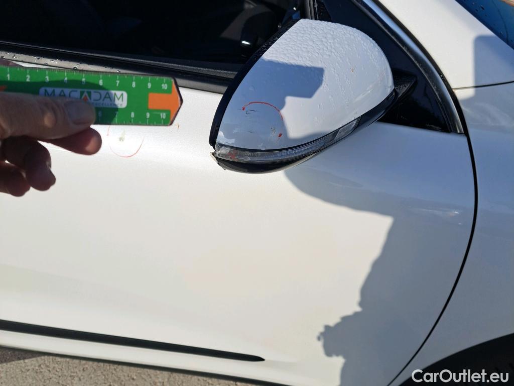  KIA  Niro KIA  / 2019 / 5P / crossover 1.6 GDi HEV 104kW (141CV) Emotion #63