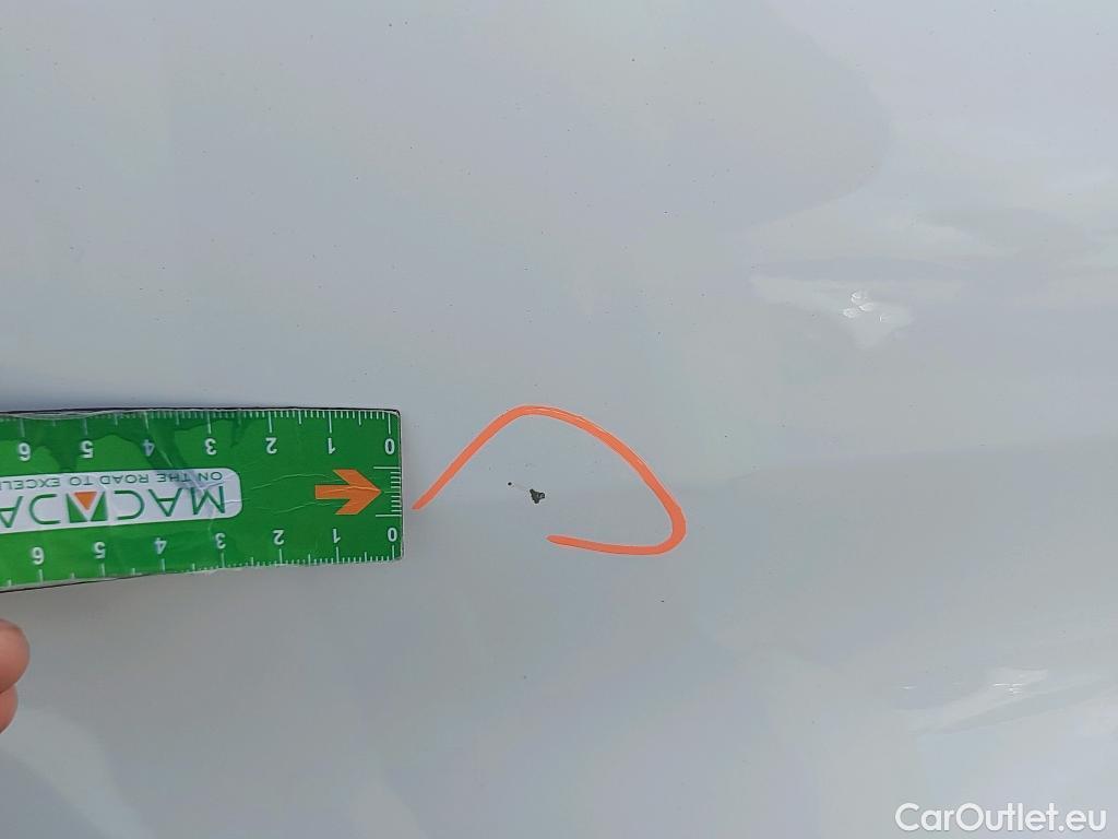  Toyota  Yaris TOYOTA  / 2020 / 5P / berlina con portón 1.5 120H Business Plus #37