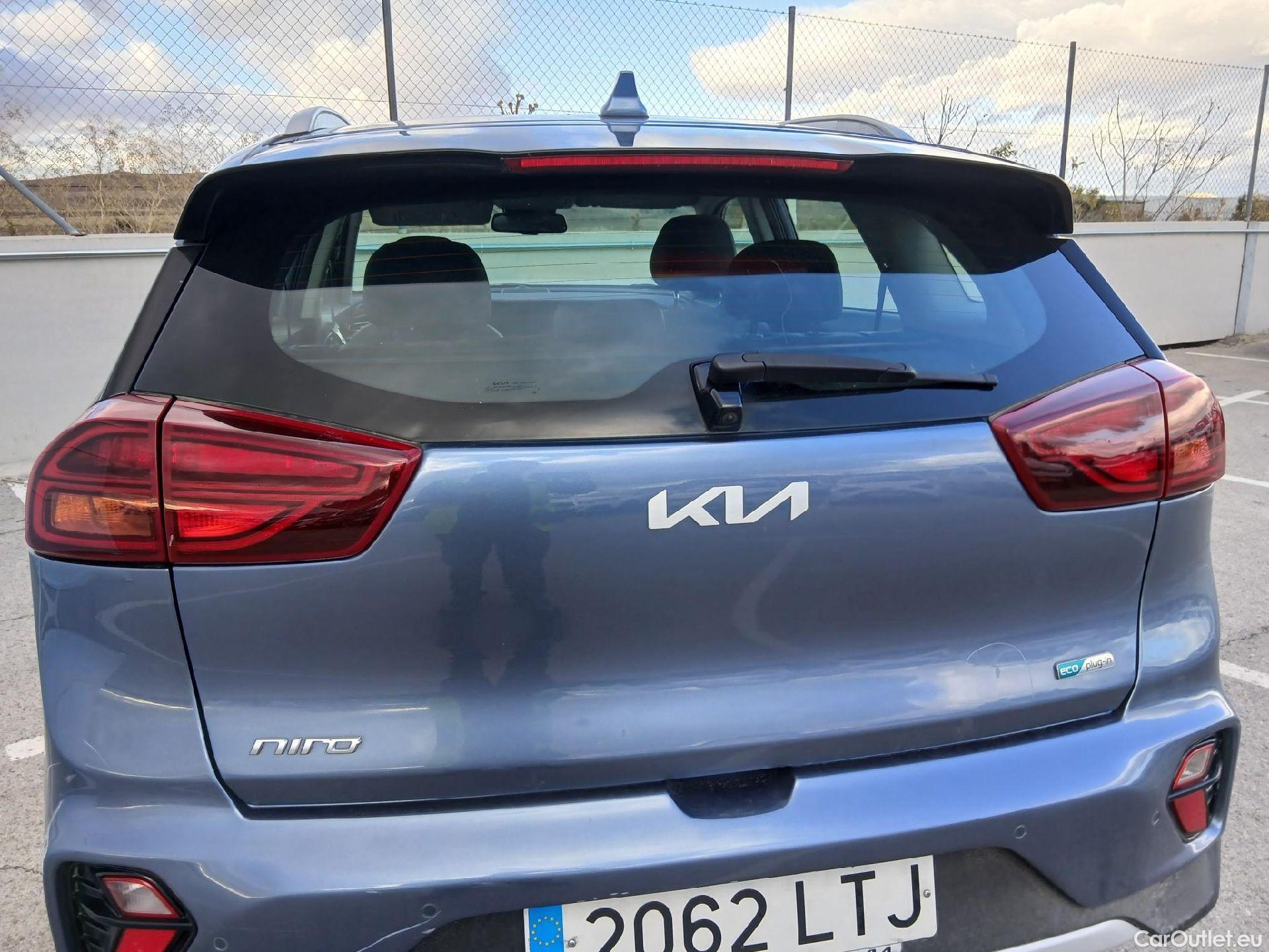  KIA  Niro KIA  / 2019 / 5P / crossover 1.6 GDi PHEV 104kW (141CV) Drive #19