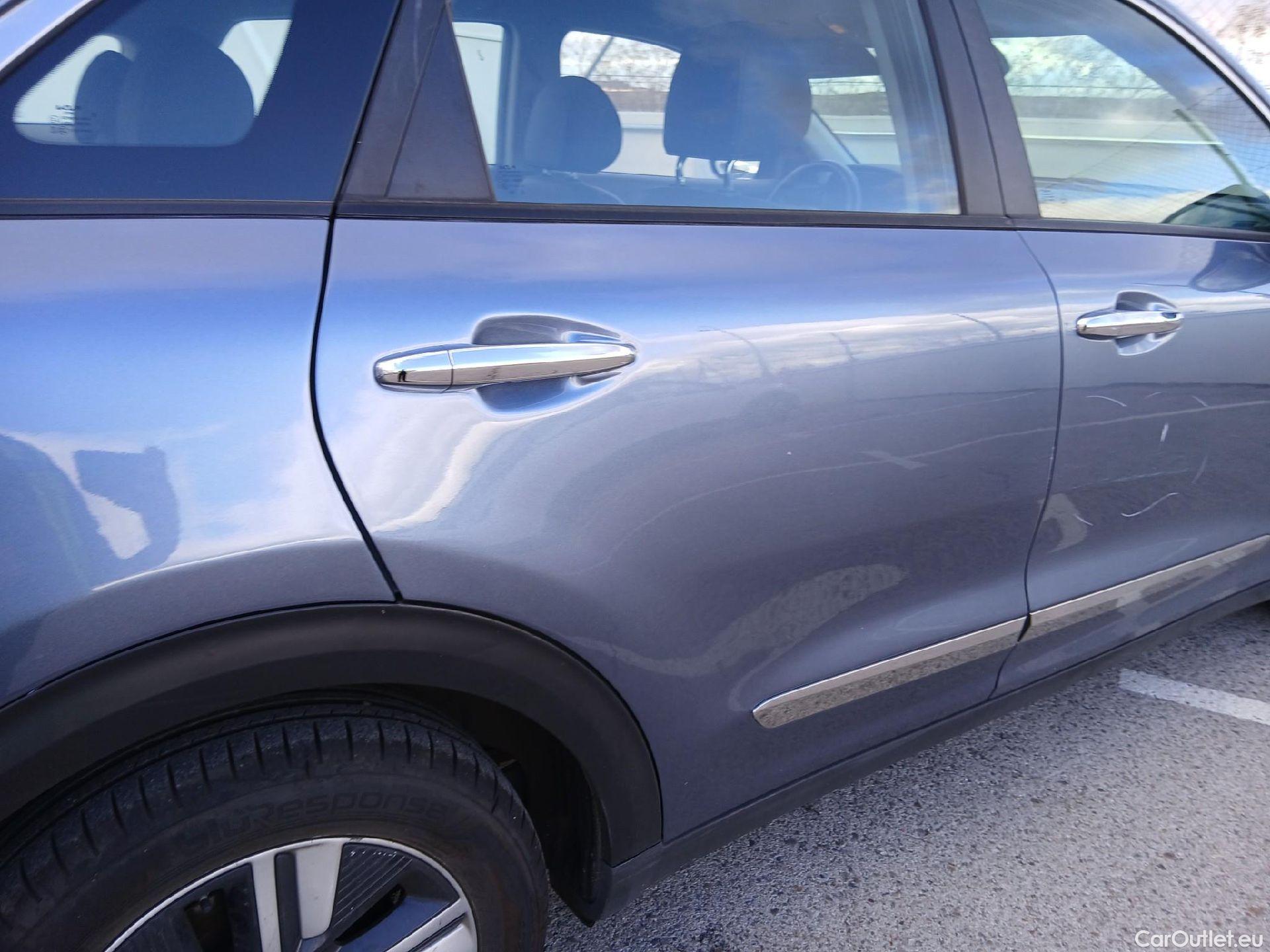  KIA  Niro KIA  / 2019 / 5P / crossover 1.6 GDi PHEV 104kW (141CV) Drive #24