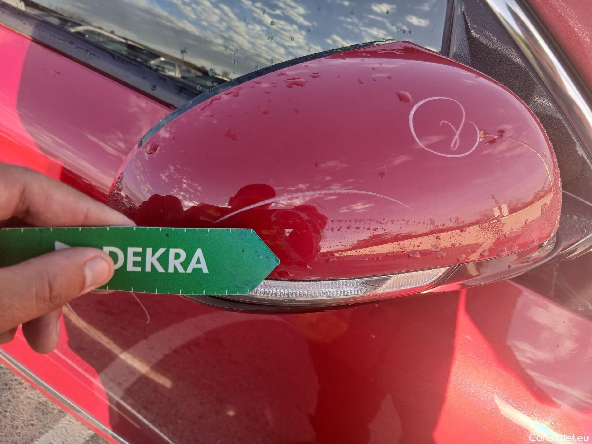  KIA  Niro KIA  / 2019 / 5P / crossover 1.6 GDi PHEV 104kW (141CV) Drive #34