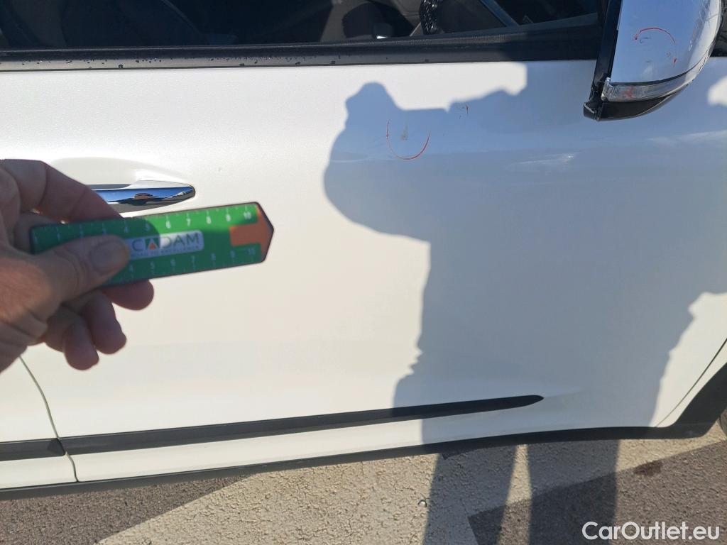  KIA  Niro KIA  / 2019 / 5P / crossover 1.6 GDi HEV 104kW (141CV) Emotion #40