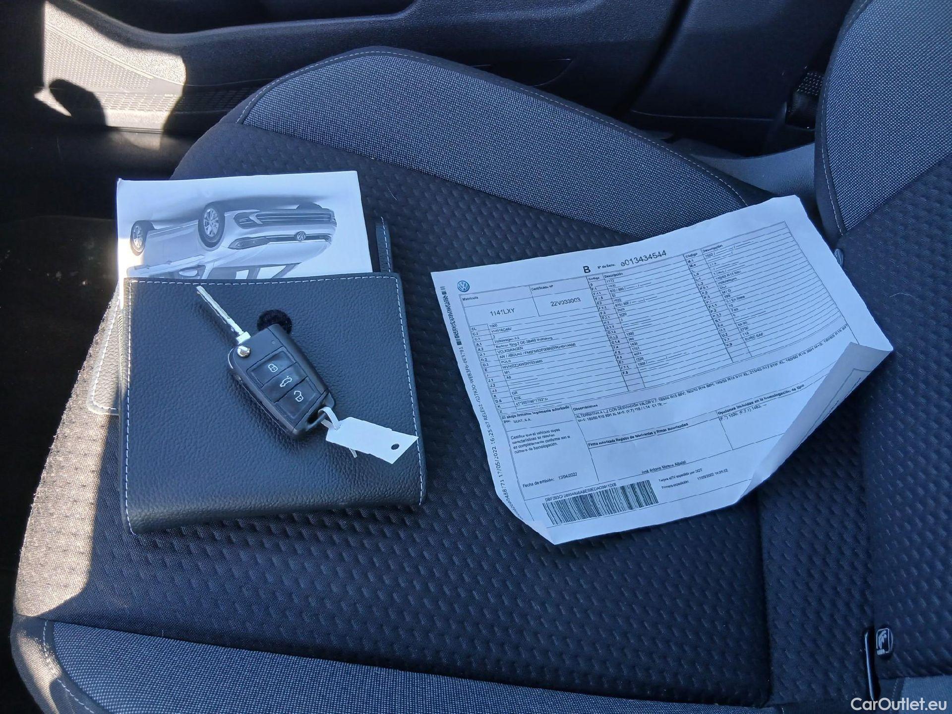  Volkswagen  Polo VOLKSWAGEN  / 2021 / 5P / berlina con portón Life 1.0 TSI 70kW (95CV) #2