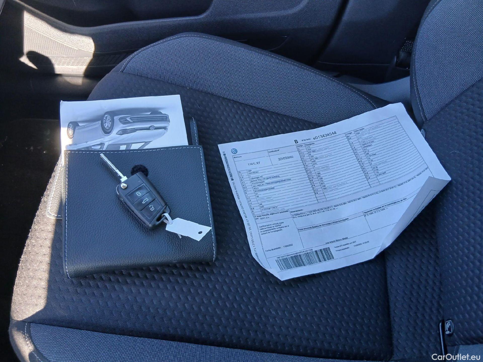  Volkswagen  Polo VOLKSWAGEN  / 2021 / 5P / berlina con portón Life 1.0 TSI 70kW (95CV) #1