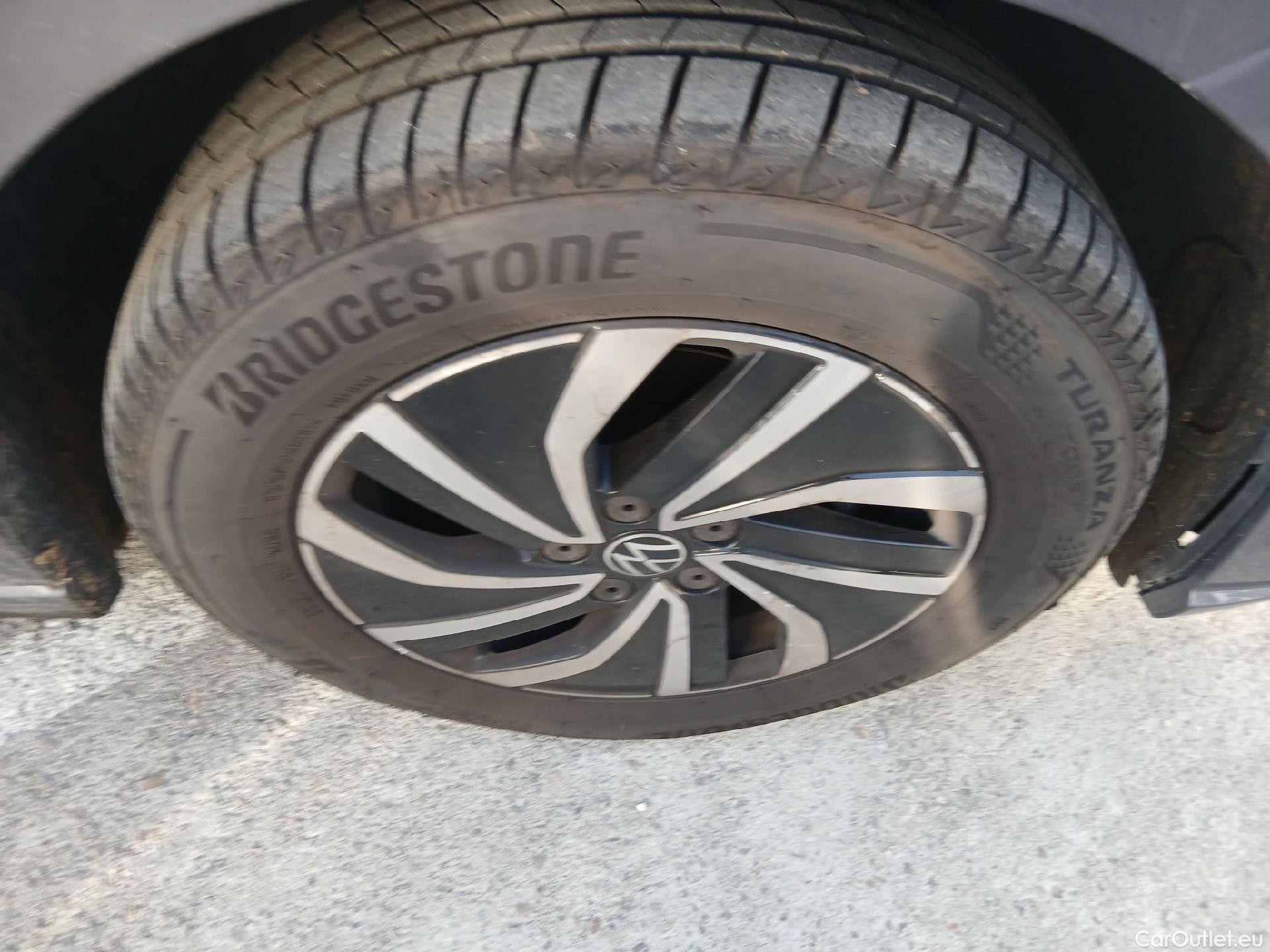  Volkswagen  Polo VOLKSWAGEN  / 2021 / 5P / berlina con portón Life 1.0 TSI 70kW (95CV) #4