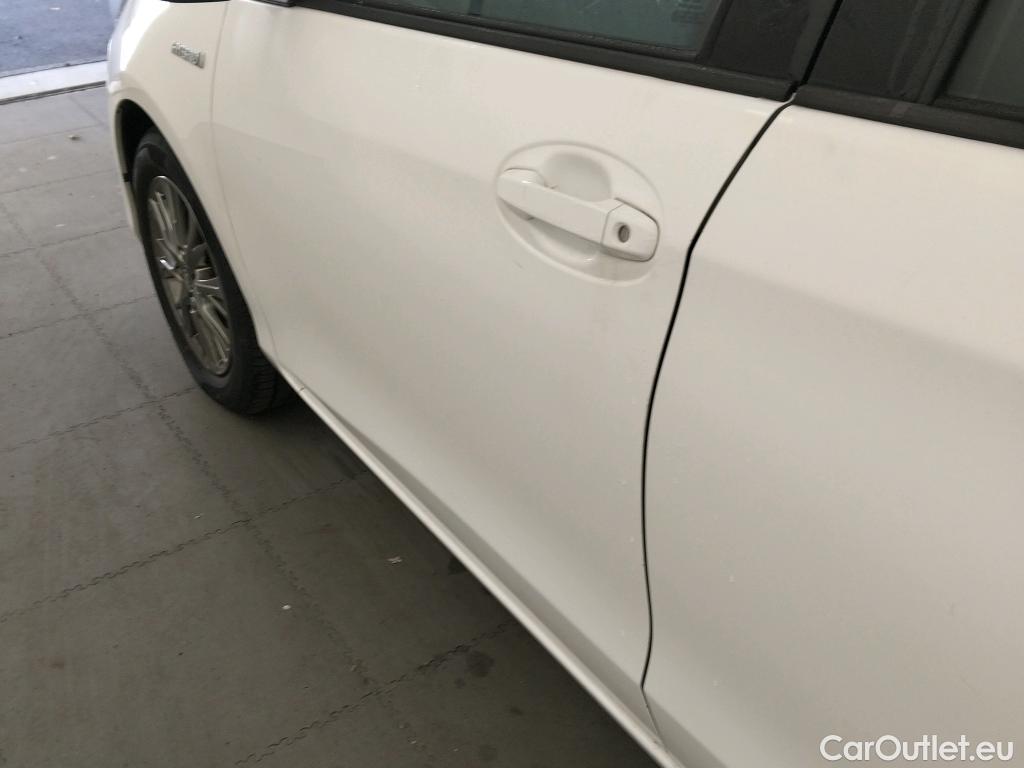  Toyota  Yaris TOYOTA  / 2017 / 5P / berlina con portón 1.5 100H Active #7