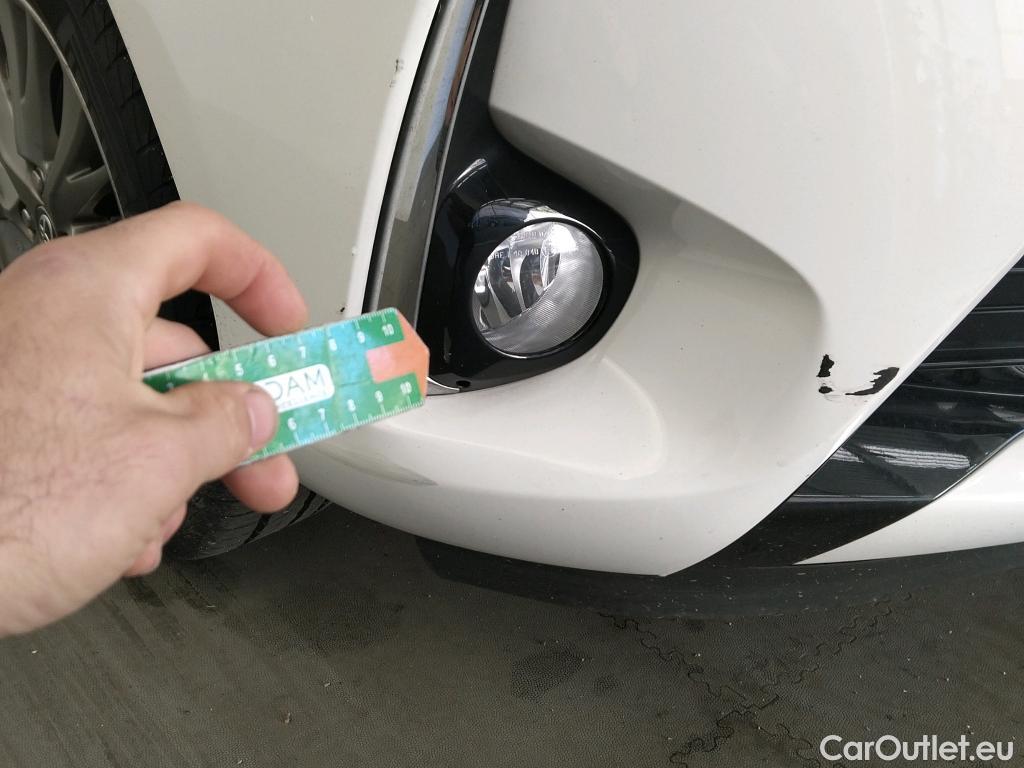  Toyota  Yaris TOYOTA  / 2017 / 5P / berlina con portón 1.5 100H Active #25