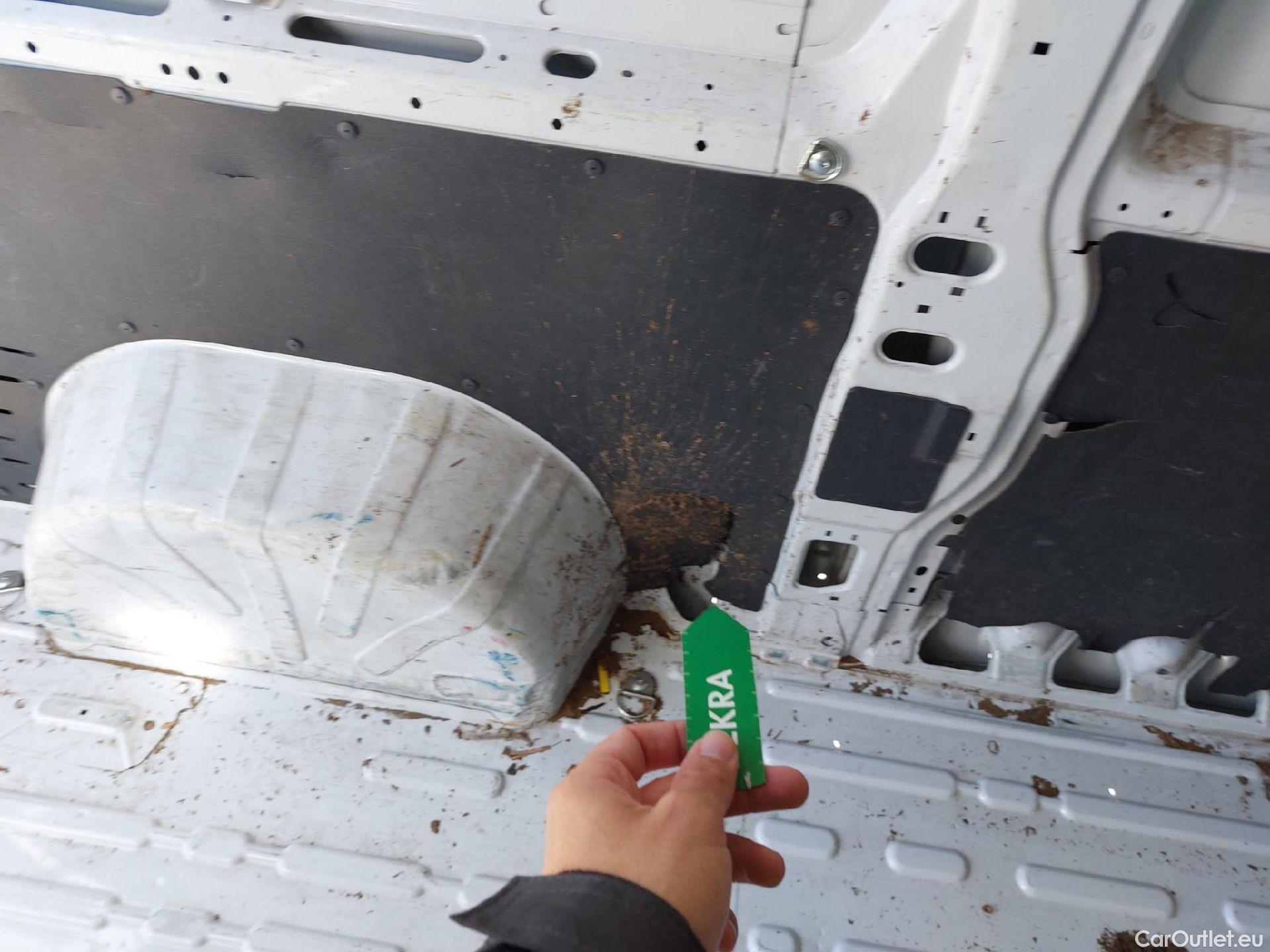  Opel  Movano OPEL  / 2021 / 4P / Furgón Base L2H2 3.5T 2.2 BHDi 88kW #58