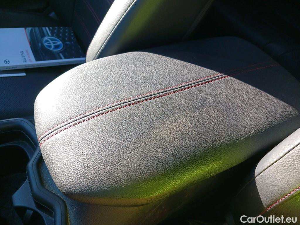  Toyota  RAV4 TOYOTA  / 2018 / 5P / todoterreno 2.5l PLUG-IN 300PH (e-CVT) Style Plus #16