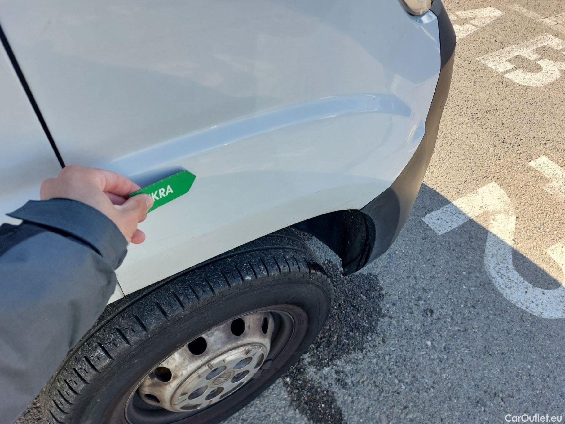  Opel  Movano OPEL  / 2021 / 4P / Furgón Base L2H2 3.5T 2.2 BHDi 88kW #43