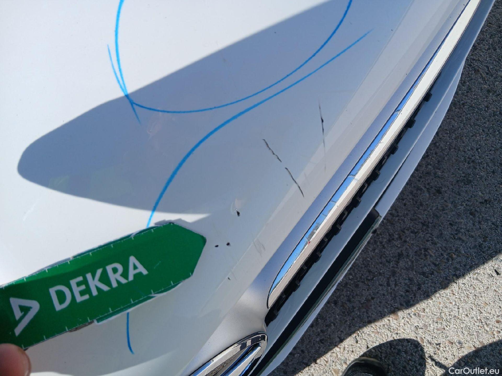  Mercedes  A-Klasse MERCEDES-BENZ Clase A / 2018 / 5P / berlina con portón A 180 #10