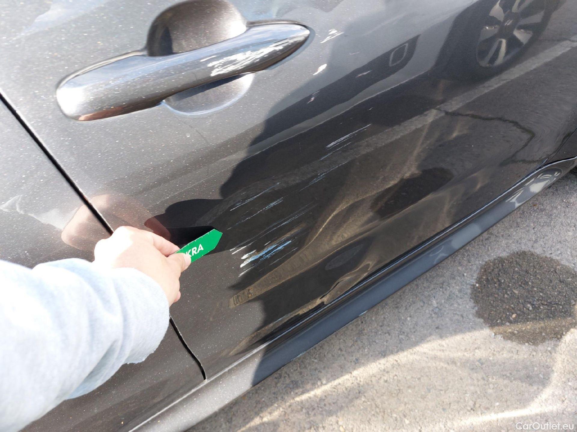  Toyota  Yaris TOYOTA  / 2020 / 5P / berlina con portón 1.5 120H Active Tech #17