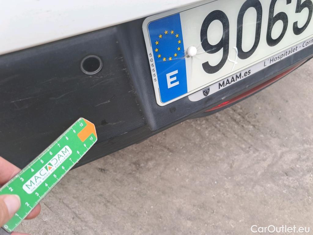  Peugeot  208 PEUGEOT  / 2019 / 5P / berlina con portón PureTech 73kW (100CV) Active Pack #25